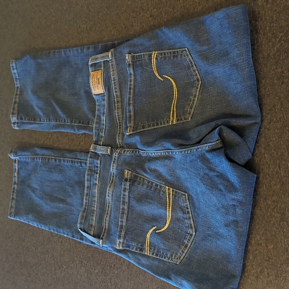 Levi's Jeans - Picture 6 of 7